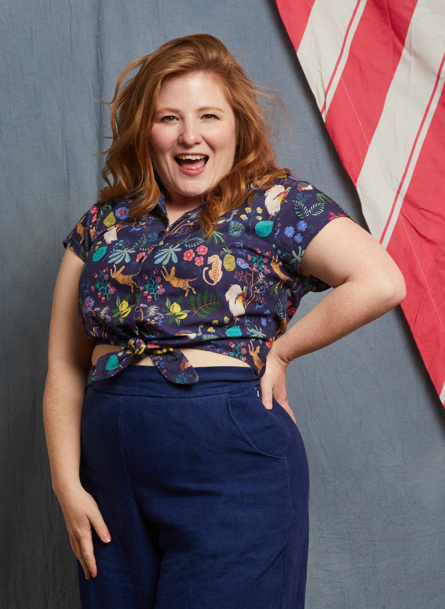 Peggy Top - Navy Paradise Garden