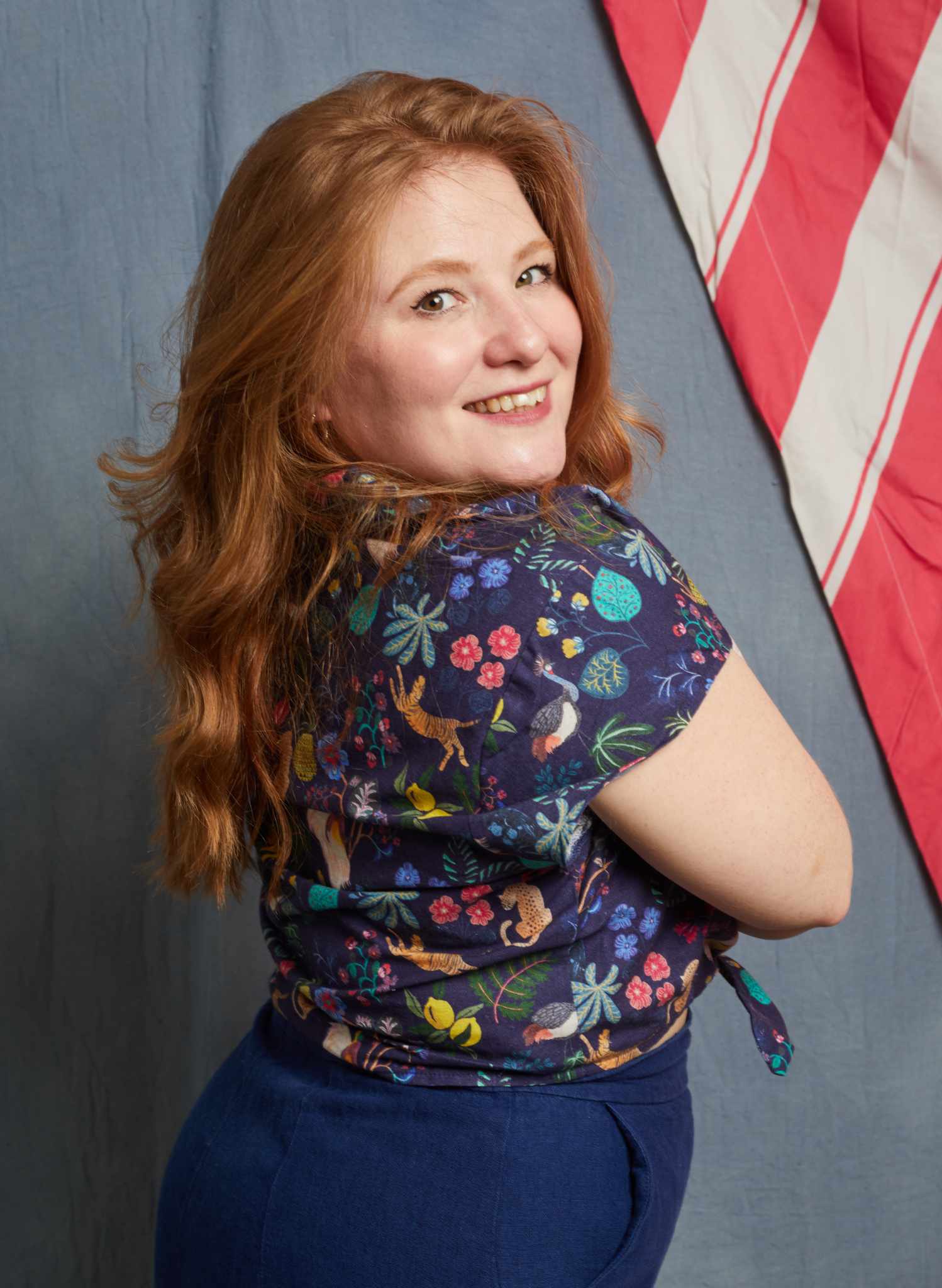 Peggy Top - Navy Paradise Garden