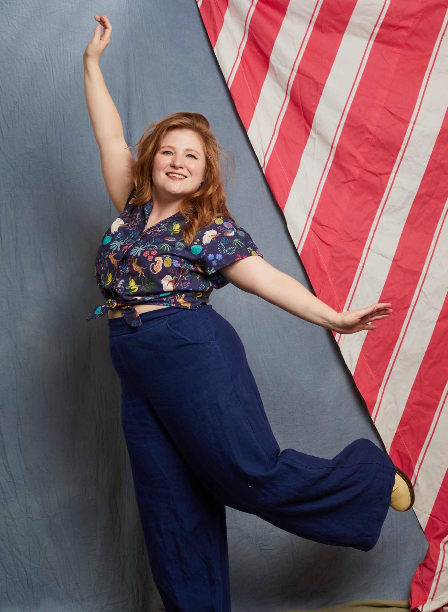 Peggy Top - Navy Paradise Garden