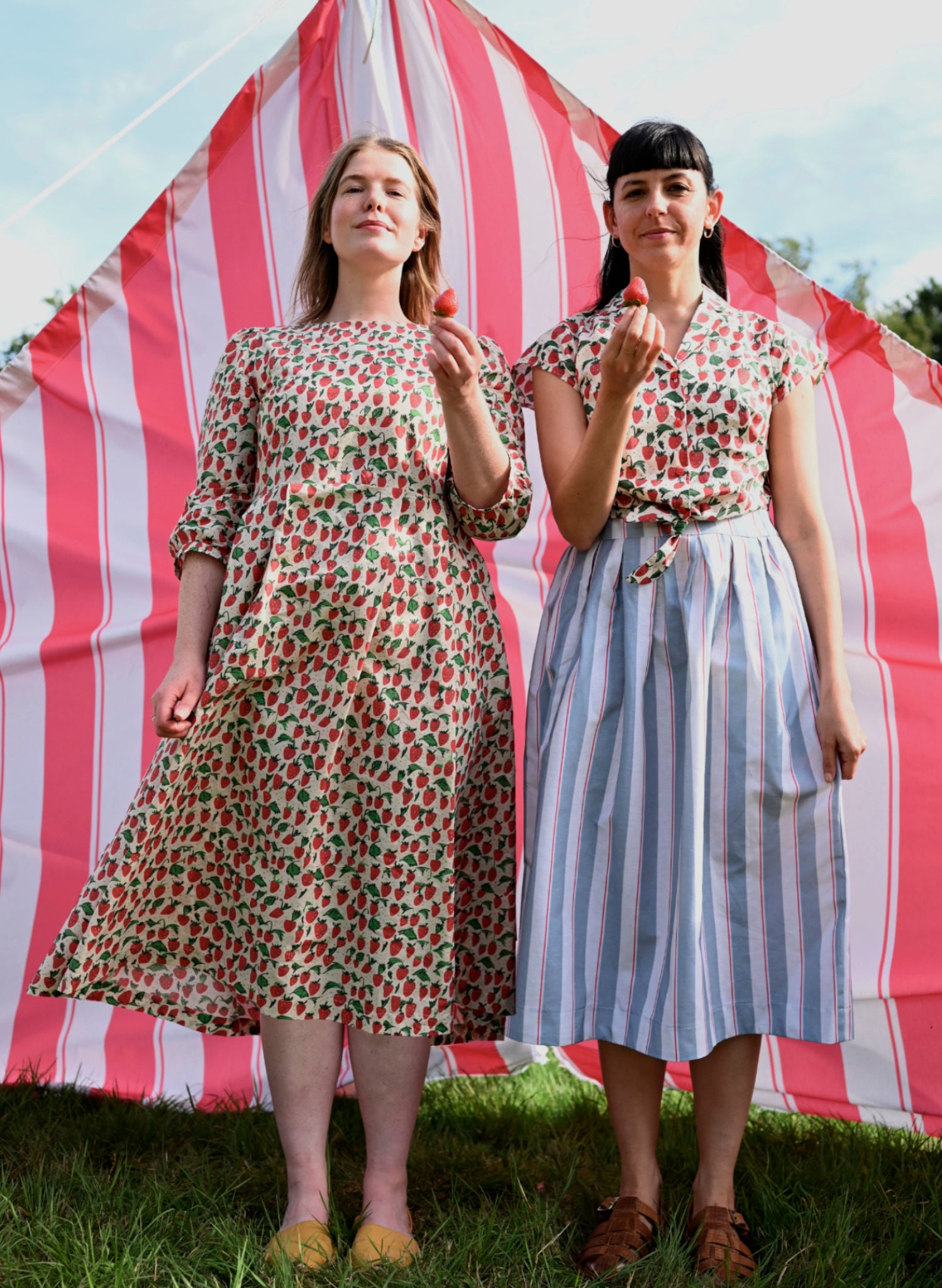 Peggy Top - Red Strawberries