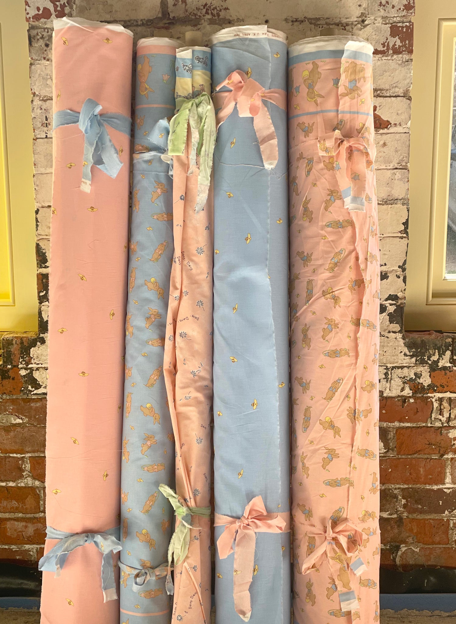 Blue Bee Fabric - Cotton