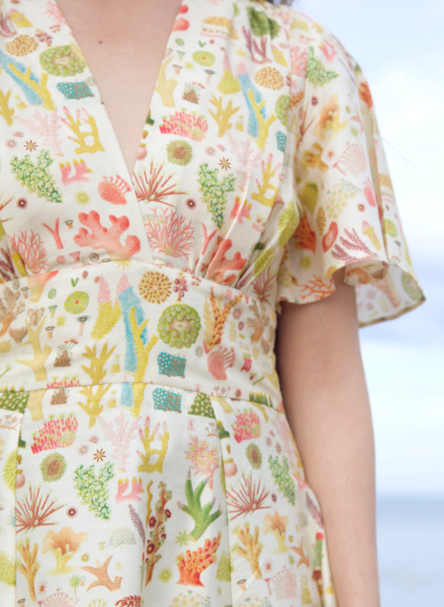 Archive Sale - Size 10 - Rita Short Sleeve - Cream Coral Reef
