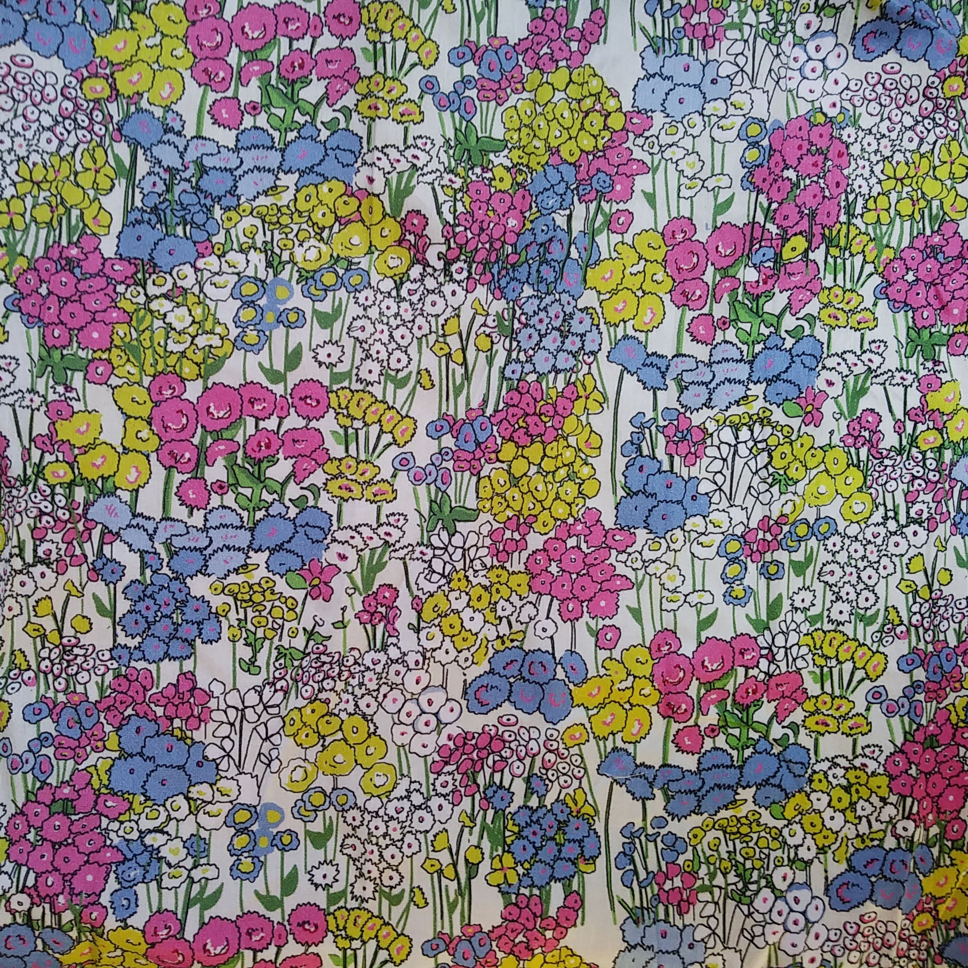Remnant - 300cm x 150cm - Cream Flower Garden Fabric - Cotton Sateen