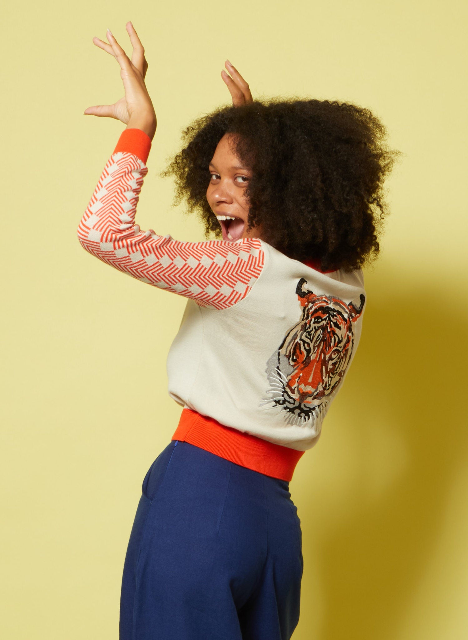 Vera Full Length Sleeve Cardigan - Cream/Red Large Tiger