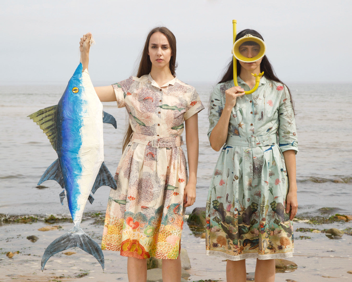 Palava short sleeve midi dress Red Tigerfish print in red blue and white