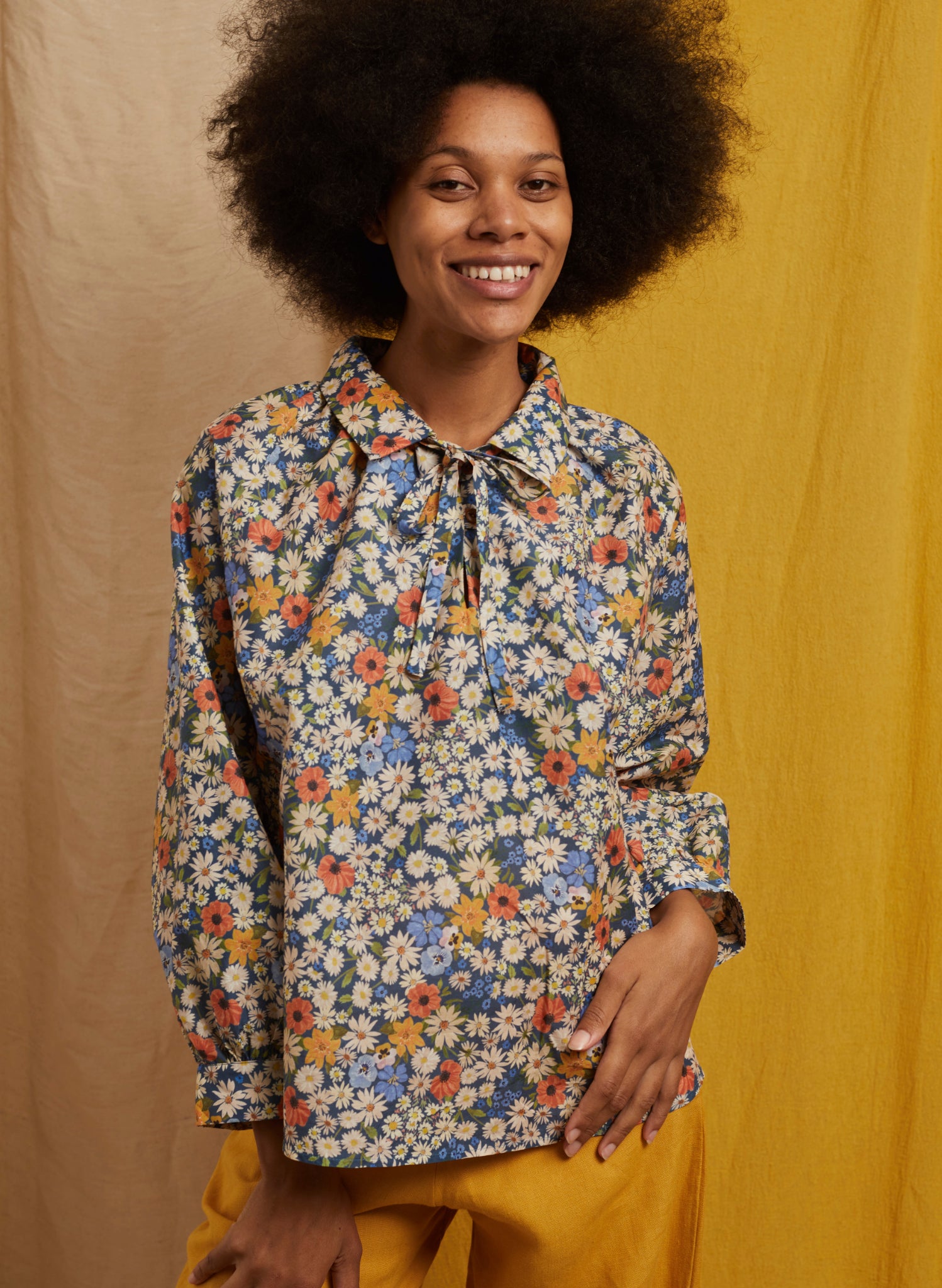 Joan Top - Blue Ditsy Daisy
