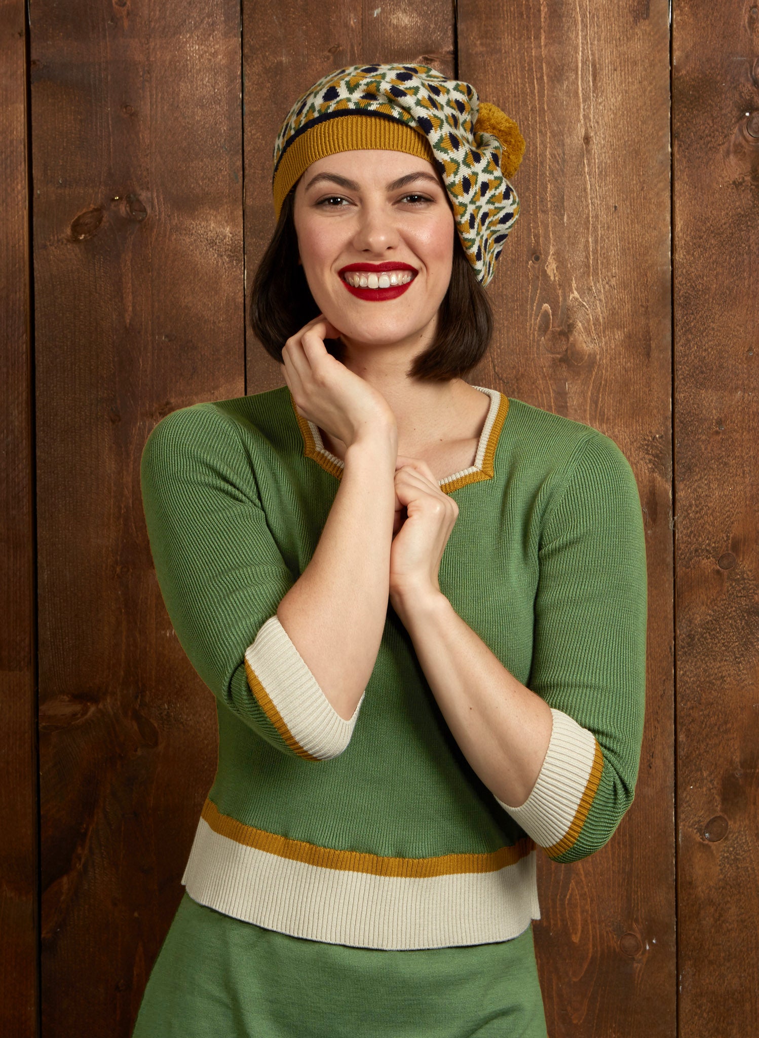 Otti 2-Piece - Light Green Embroidered Fox Knitted Top and Skirt