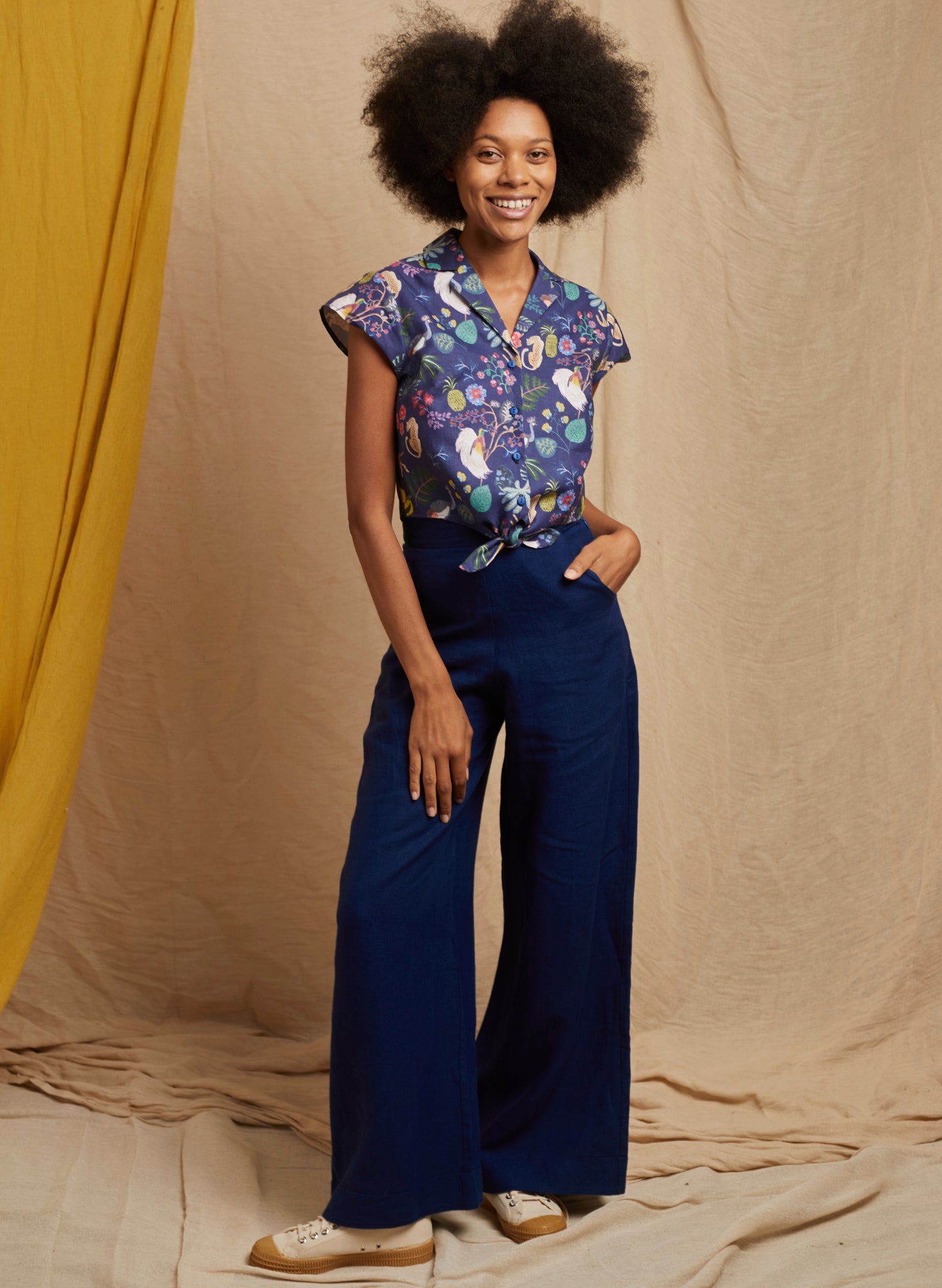 Peggy Top - Navy Paradise Garden