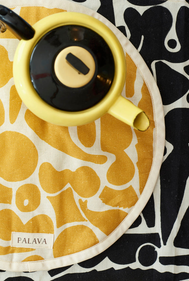 Aga Cover / Placemat - Yellow Cave