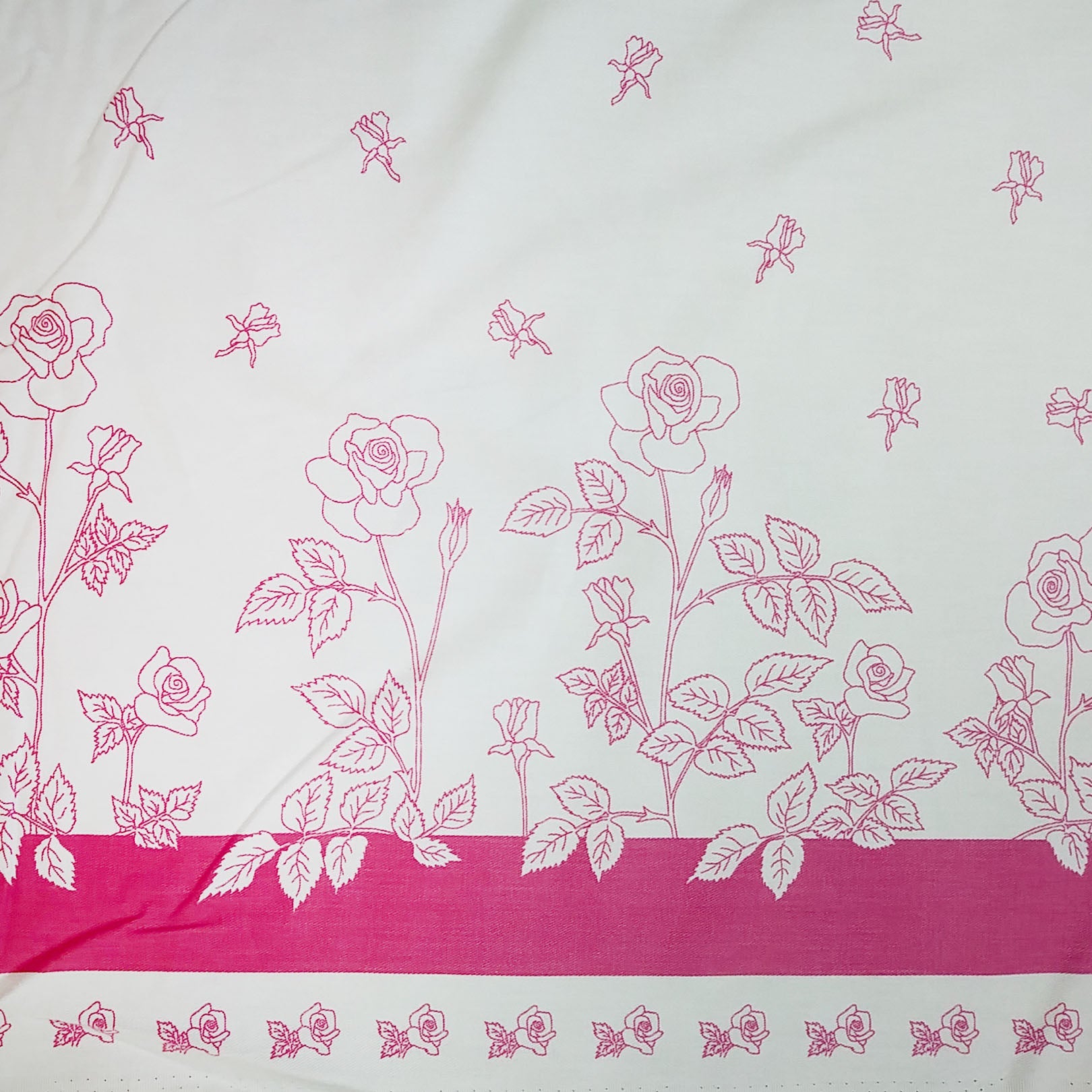 Remnant 122cm - White Roses Fabric - Cotton Twill