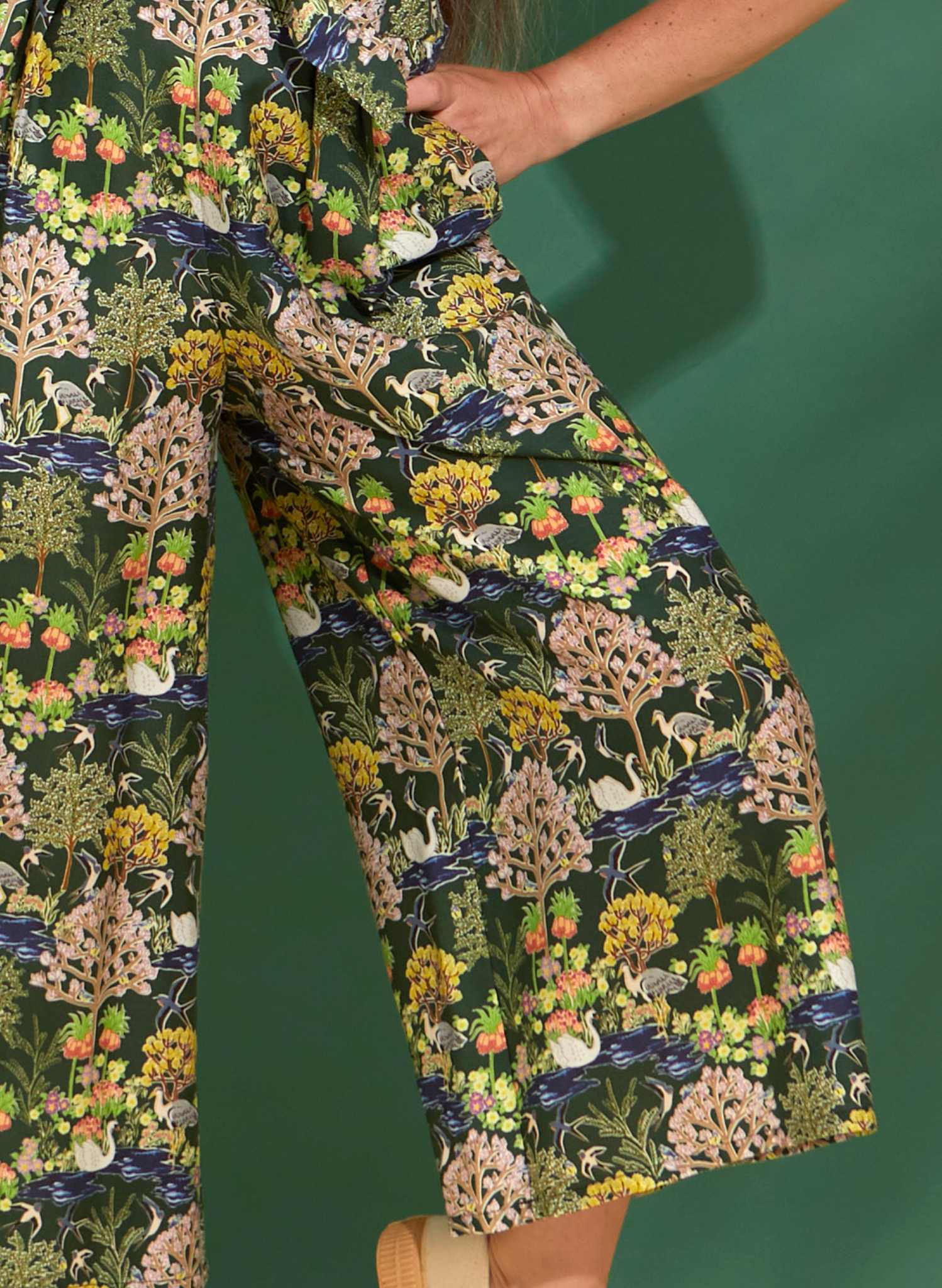 Edith - Dark Green Botanical Gardens Trousers